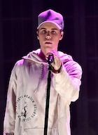 Justin Bieber : justin-bieber-1448302681.jpg