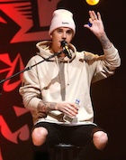 Justin Bieber : justin-bieber-1449671041.jpg