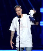 Justin Bieber : justin-bieber-1464061321.jpg