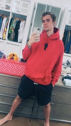 Justin Bieber : justin-bieber-1589409542.jpg