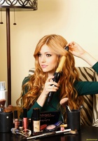 Katherine McNamara : katherine-mcnamara-1412883261.jpg