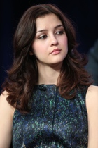 Katie Findlay : katie-findlay-1372704632.jpg