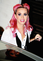 Katy Perry : katy-perry-1319024121.jpg