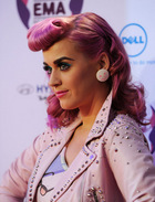 Katy Perry : katy-perry-1320936660.jpg