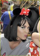 Katy Perry : katy-perry-1321490632.jpg
