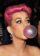 Katy Perry : katy-perry-1322077326.jpg