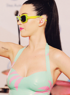 Katy Perry : katy-perry-1323026144.jpg