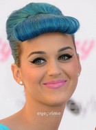 Katy Perry : katy-perry-1330023565.jpg