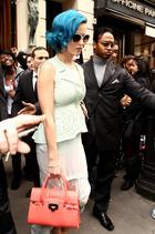 Katy Perry : katy-perry-1330716979.jpg