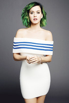 Katy Perry : katy-perry-1401205377.jpg