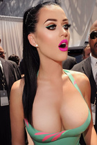 Katy Perry : katy-perry-1413217881.jpg