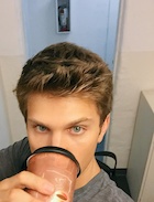 Keegan Allen : keegan-allen-1443178801.jpg