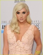 Ke$ha : keha-1357066594.jpg