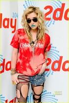 Ke$ha : keha_1289925204.jpg