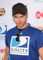 Kellan Lutz : kellan-lutz-1315592824.jpg