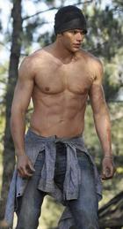 Kellan Lutz : kellan-lutz-1330194237.jpg