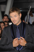 Kellan Lutz : kellan-lutz-1353310416.jpg