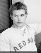 Kellan Lutz : kellanlutz_1228245080.jpg