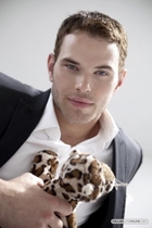 Kellan Lutz : kellanlutz_1277349297.jpg