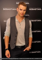 Kellan Lutz : kellanlutz_1279258179.jpg