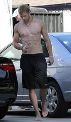 Kellan Lutz : kellanlutz_1292091358.jpg