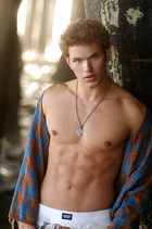 Kellan Lutz : kellanlutz_1292091365.jpg