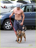 Kellan Lutz : kellanlutz_1292091378.jpg