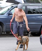 Kellan Lutz : kellanlutz_1292091384.jpg