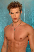 Kellan Lutz : kellanlutz_1303264474.jpg