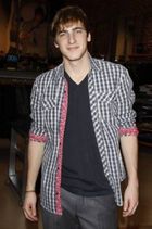 Kendall Schmidt : kendallschmidt_1275241045.jpg