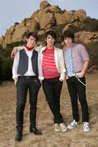 Kevin Jonas : TI4U_u1236565315.jpg