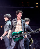 Kevin Jonas : TI4U_u1246089646.jpg