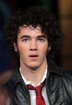 Kevin Jonas : kevinjonas_1221990503.jpg