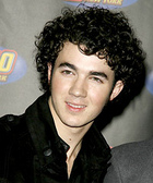 Kevin Jonas : kevinjonas_1221990507.jpg