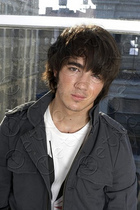 Kevin Jonas : kevinjonas_1221991458.jpg