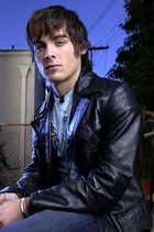 Kevin Zegers : TI4U_u1143758580.jpg