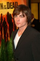 Kevin Zegers : TI4U_u1144455139.jpg