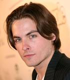 Kevin Zegers : kevin-zegers-1383155399.jpg