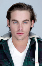 Kevin Zegers : kevinz_1288977988.jpg