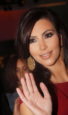 Kim Kardashian : kim-kardashian-1332354047.jpg