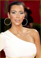Kim Kardashian : kimkardashian_1256778750.jpg