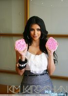 Kim Kardashian : kimkardashian_1259479285.jpg