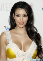 Kim Kardashian : kimkardashian_1259479322.jpg