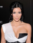 Kim Kardashian : kimkardashian_1270795258.jpg