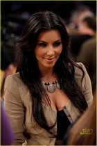 Kim Kardashian : kimkardashian_1276903551.jpg
