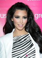 Kim Kardashian : kimkardashian_1276965928.jpg
