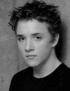 Kyle Gallner : SG_127762.jpg