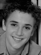 Kyle Gallner : SG_127763.jpg