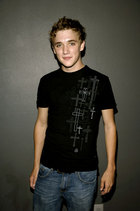 Kyle Gallner : kyle_gallner_1244410389.jpg