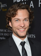 Kyle Schmid : kyle-schmid-1352850880.jpg